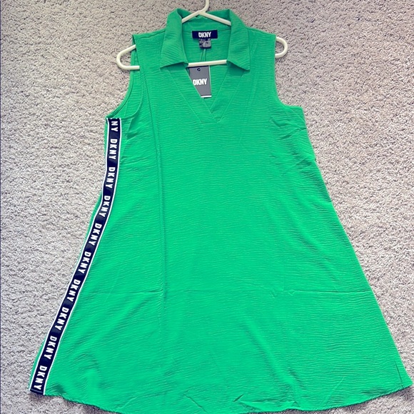 🔥NWT DKNY Vibrant Apple Green V-Neck Dress - Picture 5 of 5
